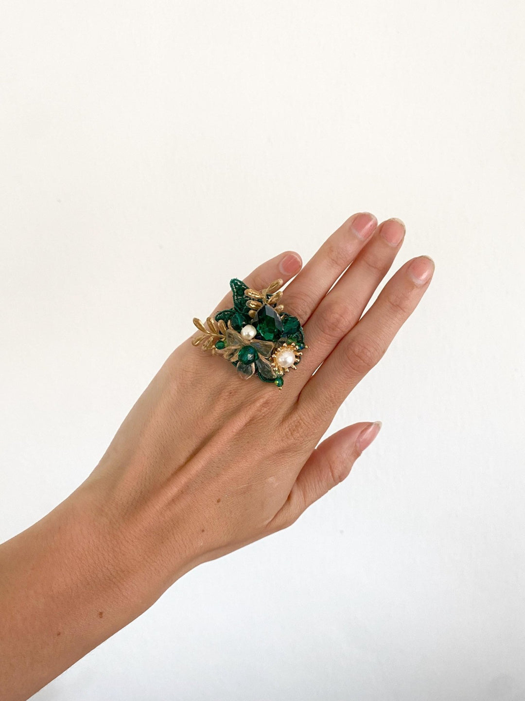 Glam Emerald Green Flower Ring: Bridal Gold Floral Jewelry – handmade floral hair accessory by magaela