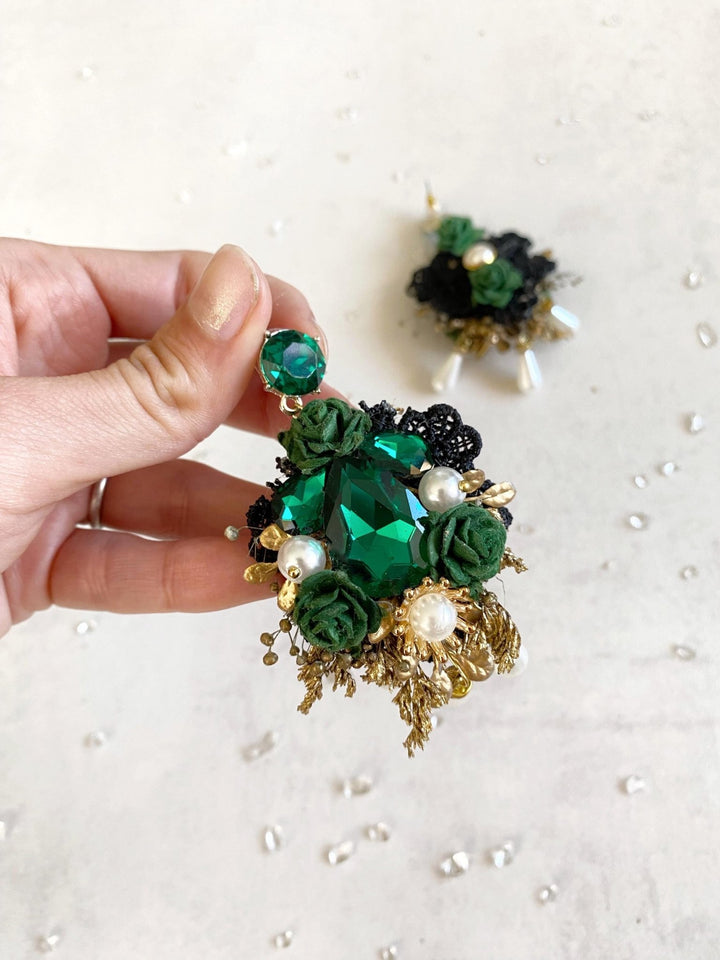 Emerald Green & Gold Glamour Earrings: Wedding Bridal Jewelry – handmade floral hair accessory by magaela