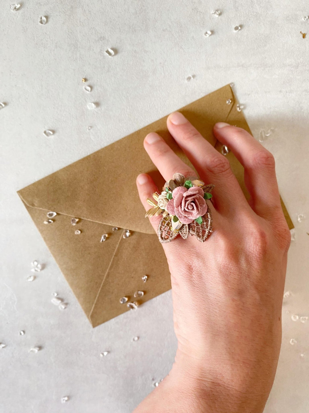 Glam Floral Ring: Emerald Green & Gold Bridal Jewelry – handmade floral hair accessory by magaela