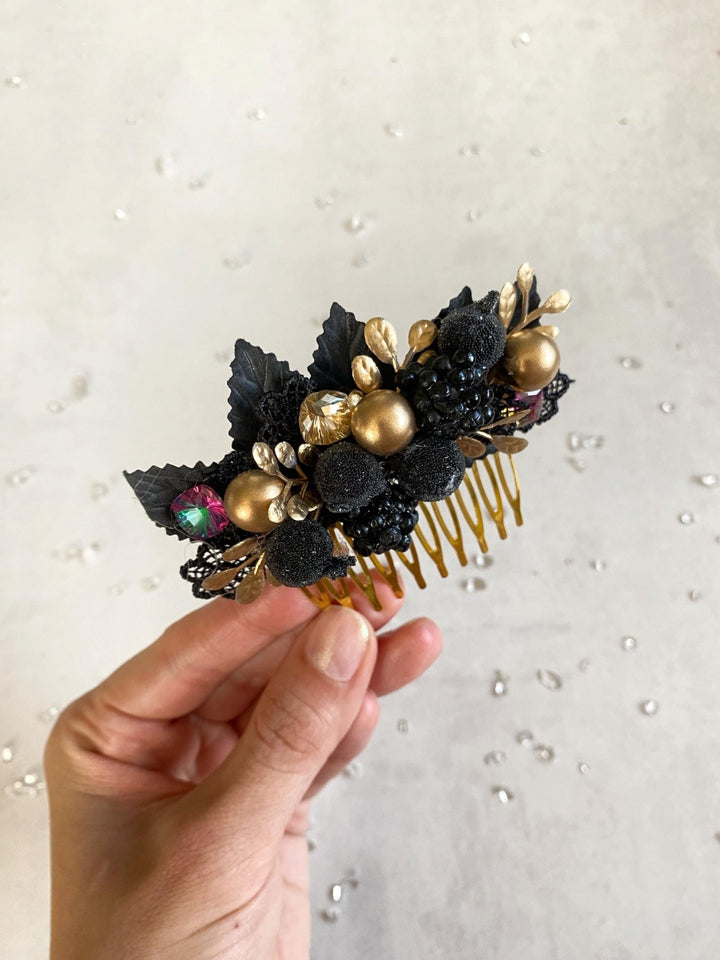 Glam Gold & Black Floral Hair Comb: Luxury Bridal Jewelry – handmade floral hair accessory by magaela