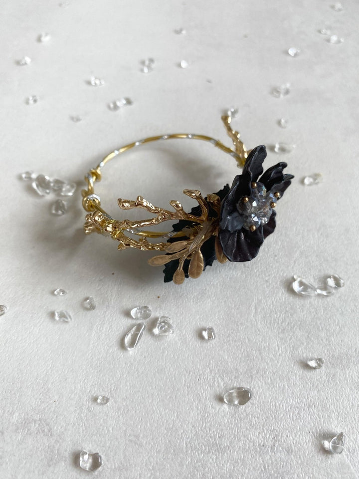 Black & Gold Flower Bracelet: Glam Wedding Wrist Corsage – handmade floral hair accessory by magaela