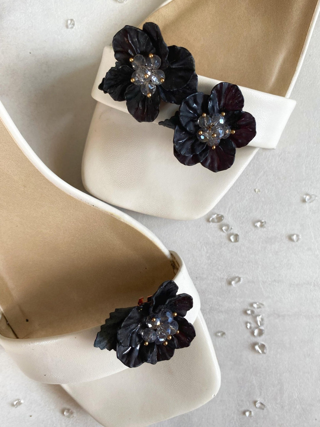 Black Floral Shoe Clips: Glam Wedding Bridal Shoe Decoration – handmade floral hair accessory by magaela