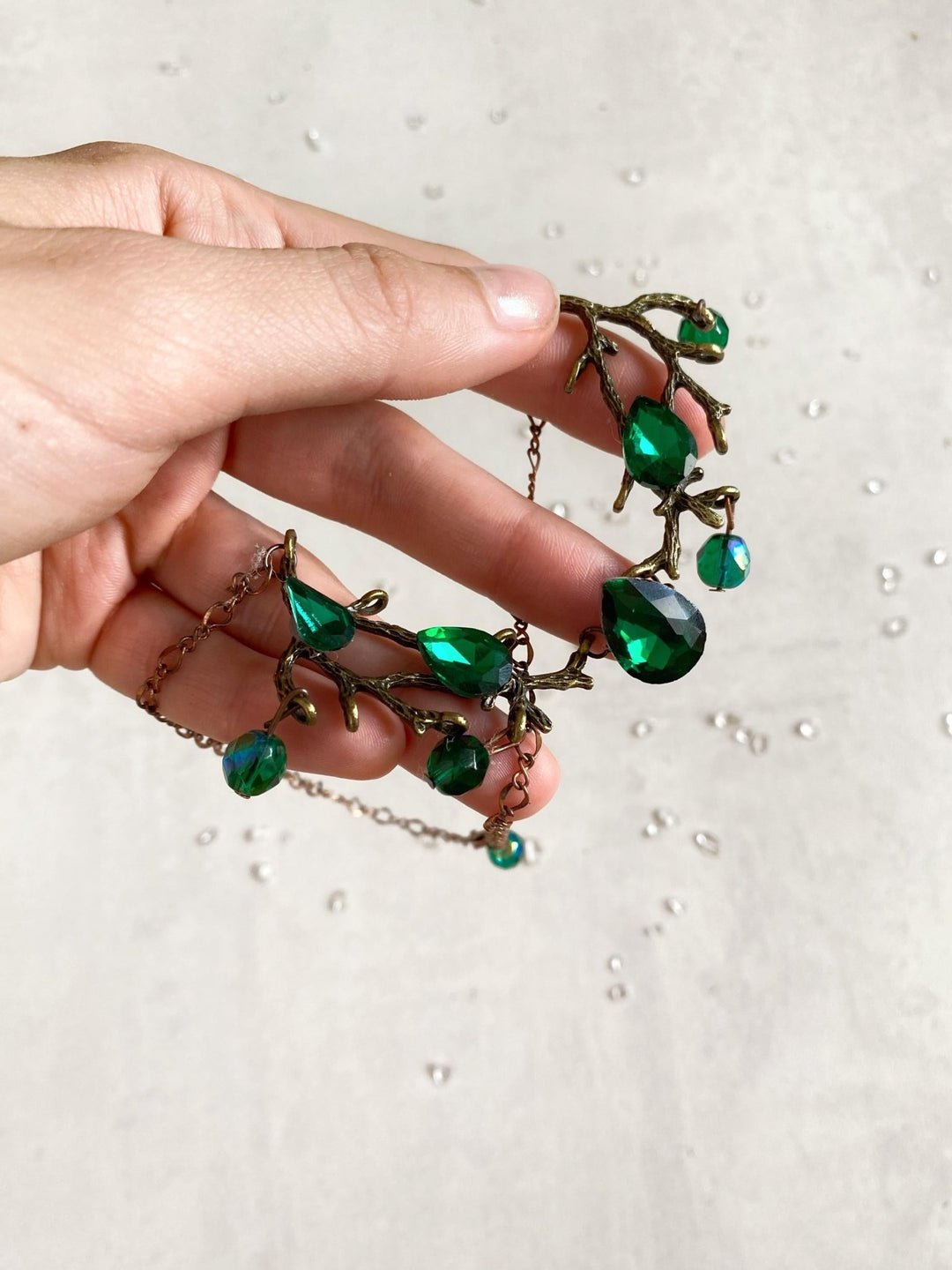 Emerald Green Flower Necklace: Glam Wedding Jewelry – handmade floral hair accessory by magaela