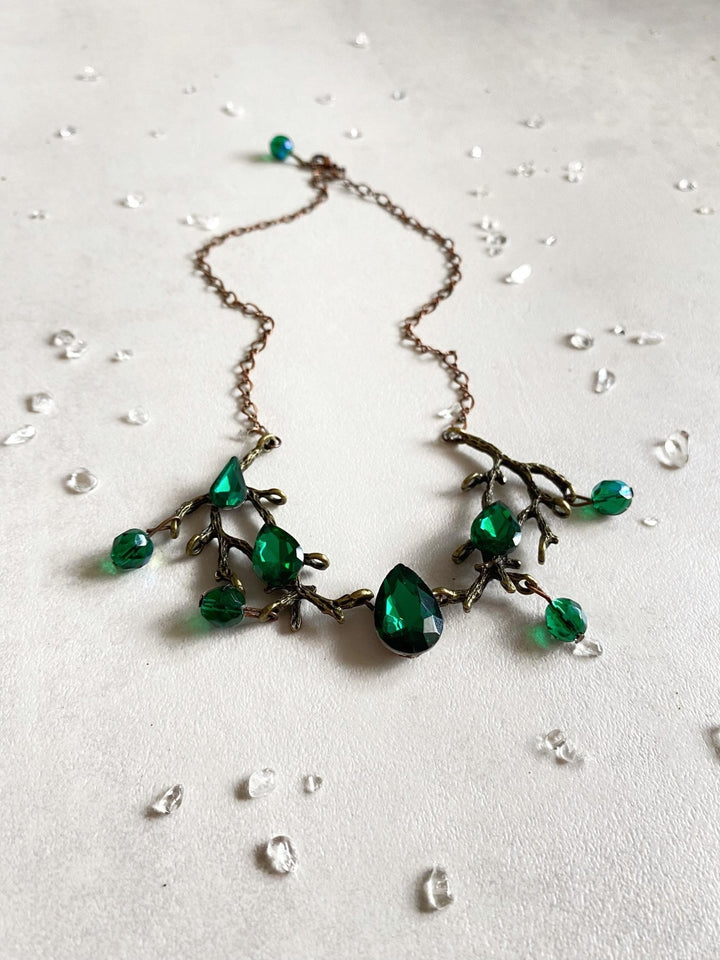 Emerald Green Flower Necklace: Glam Wedding Jewelry – handmade floral hair accessory by magaela