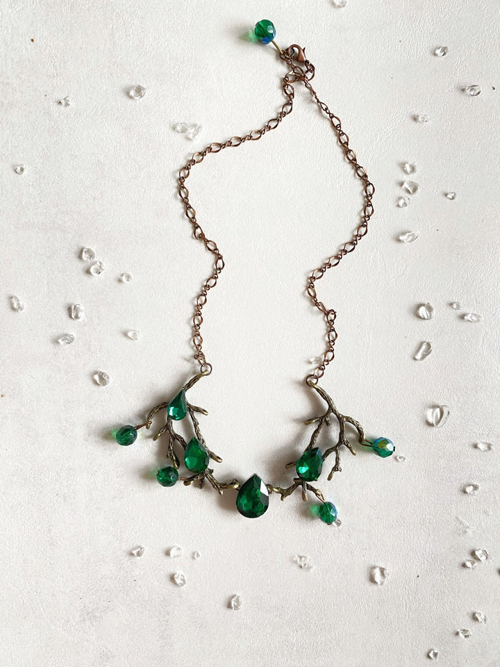 Emerald Green Flower Necklace: Glam Wedding Jewelry – handmade floral hair accessory by magaela