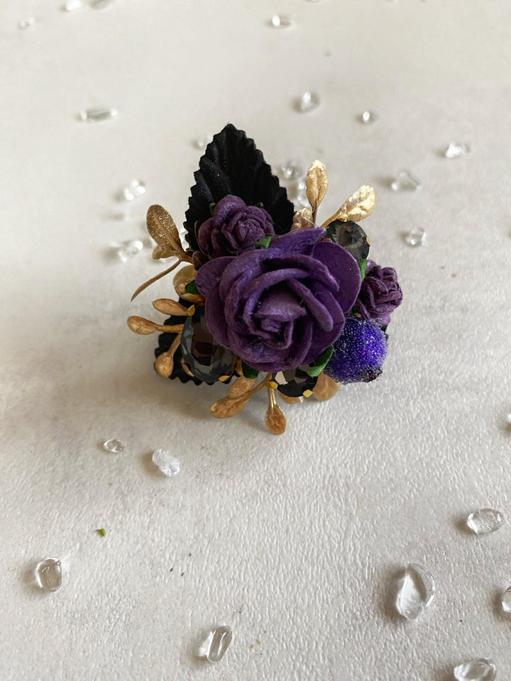 Purple Flower Ring: Glam Gold Tone Floral Jewelry – handmade floral hair accessory by magaela