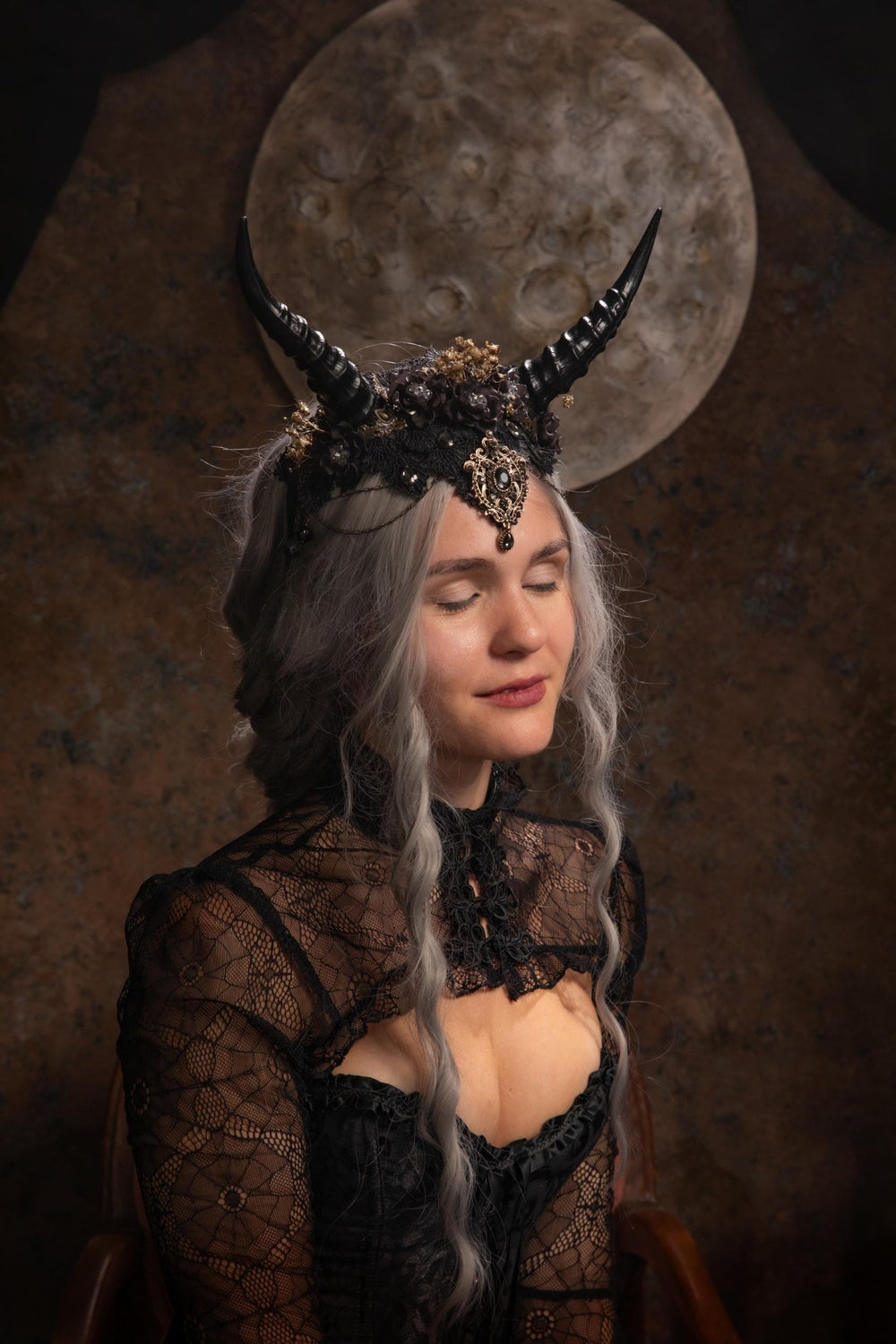 Black Horns Witch Crown: Gothic Wedding Headpiece, Pagan Fest – handmade floral hair accessory by magaela