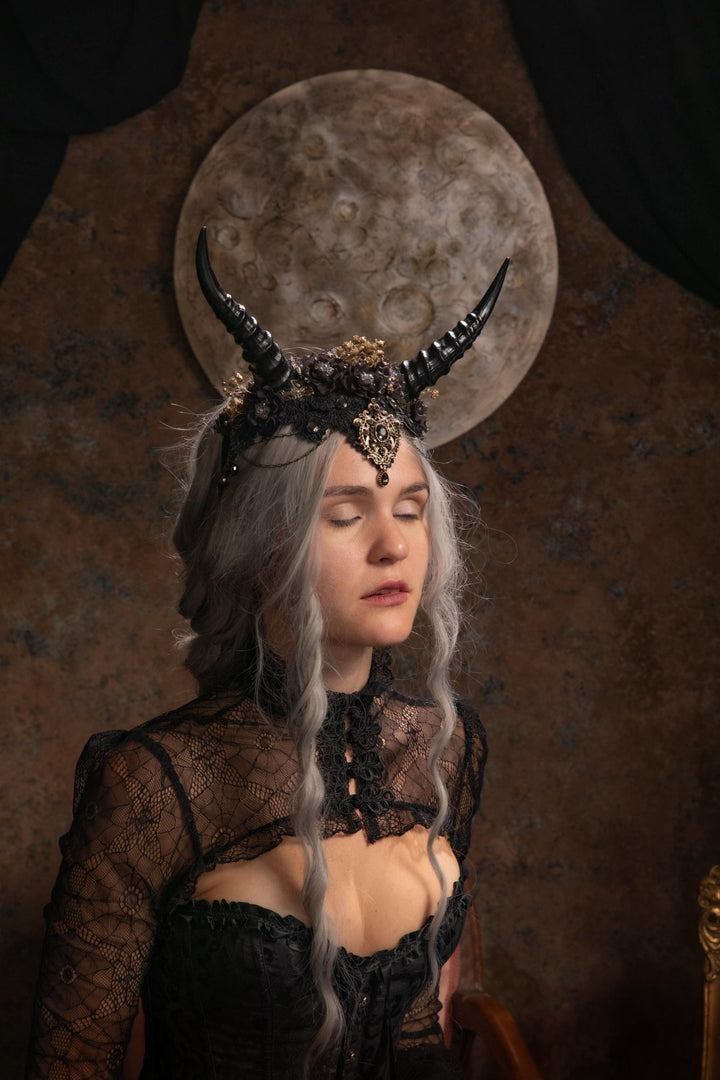 Black Horns Witch Crown: Gothic Wedding Headpiece, Pagan Fest – handmade floral hair accessory by magaela
