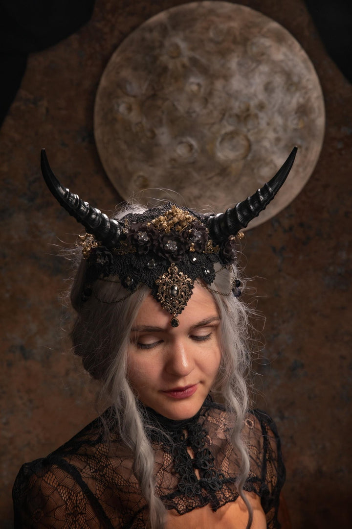 Black Horns Witch Crown: Gothic Wedding Headpiece, Pagan Fest – handmade floral hair accessory by magaela
