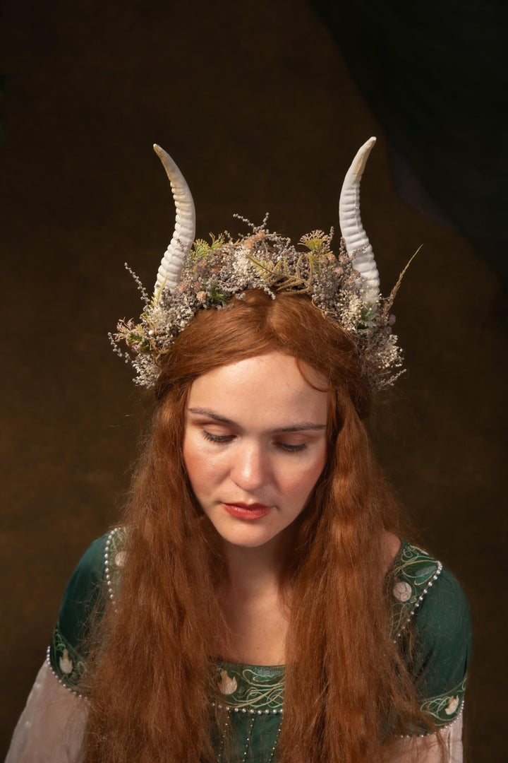 White Horns Flower Crown: Gothic Wedding Headpiece, Pagan Witch – handmade floral hair accessory by magaela