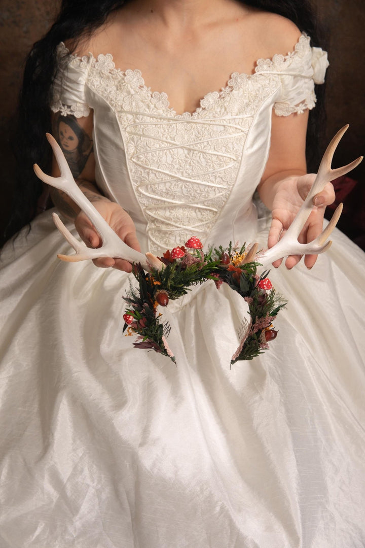 Whimsical Antler Flower Crown: Fairycore Festival Headpiece – handmade floral hair accessory by magaela