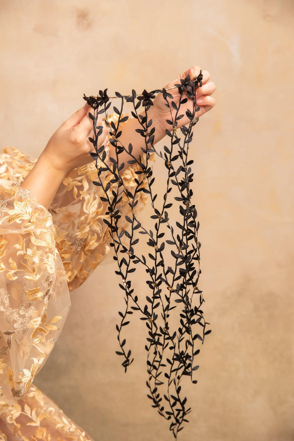 Elegant black veil: handmade accessory from leaves and stars – handmade floral hair accessory by magaela