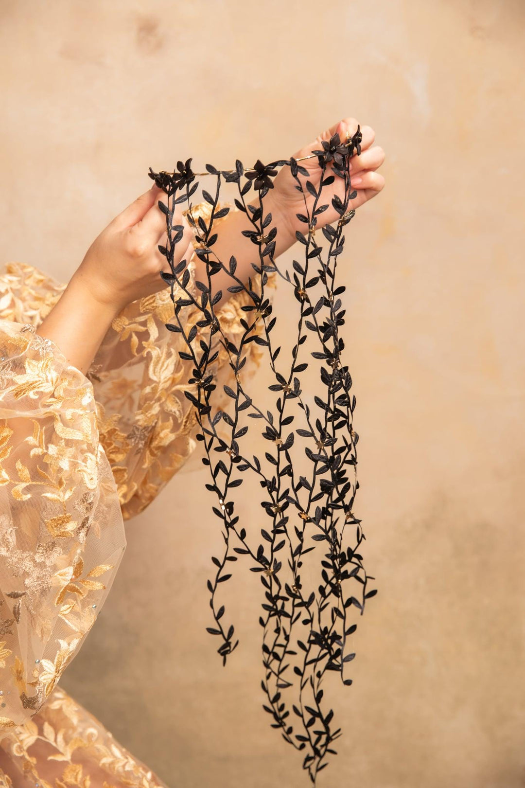 Elegant black veil: handmade accessory from leaves and stars – handmade floral hair accessory by magaela