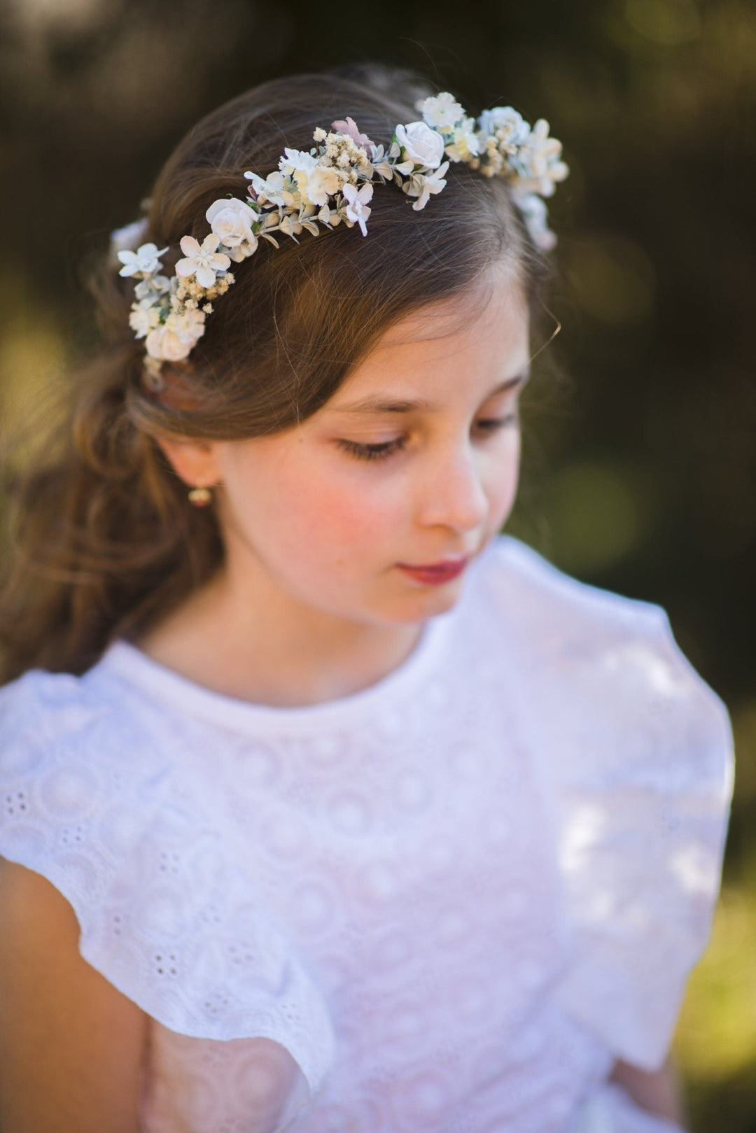 White Rose Flower Crown: First Communion Headpiece – handmade floral hair accessory by magaela