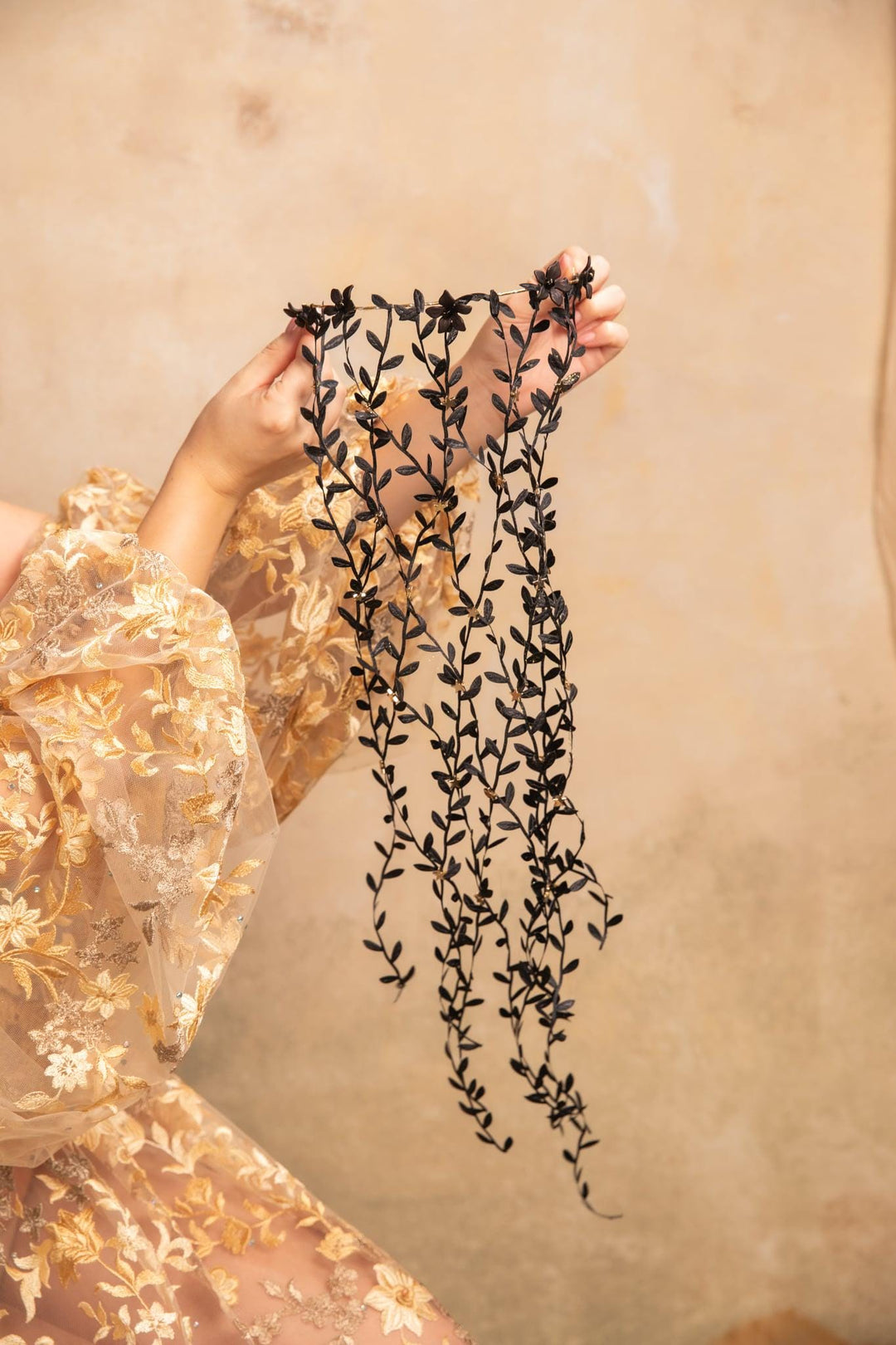 Elegant black veil: handmade accessory from leaves and stars – handmade floral hair accessory by magaela