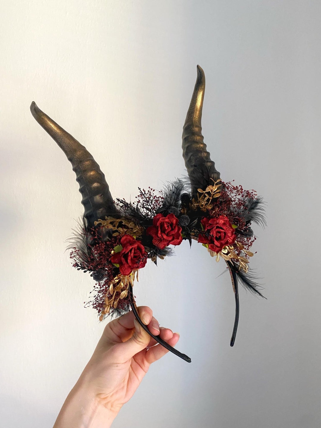 Black Horns Flower Crown: Gothic Wedding Headpiece, Pagan Fest – handmade floral hair accessory by magaela