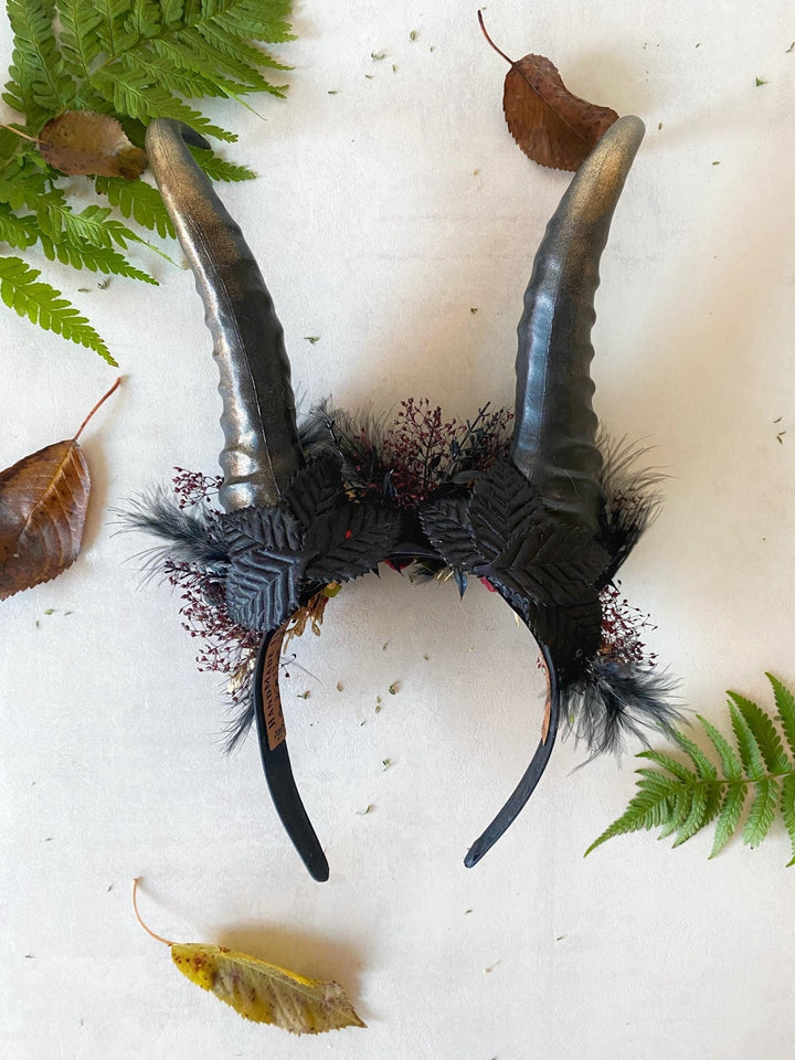 Black Horns Flower Crown: Gothic Wedding Headpiece, Pagan Fest – handmade floral hair accessory by magaela