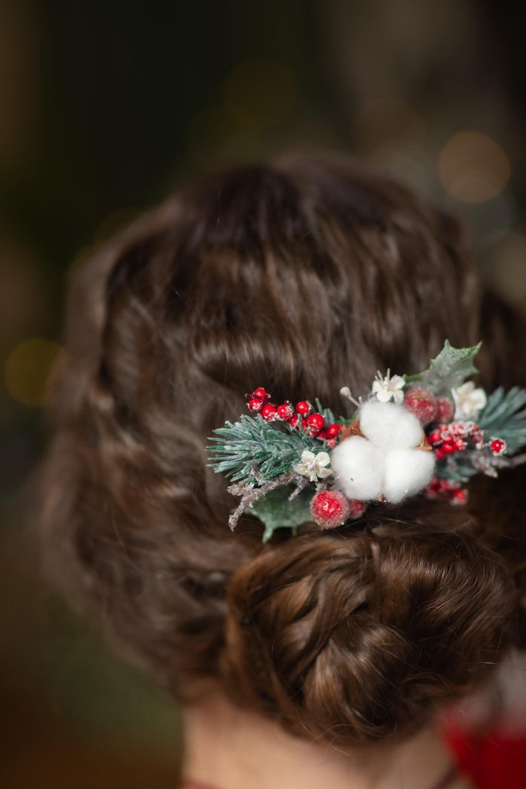 Winter Wedding Hair Comb – Christmas Cotton Flower & Red Berry Hairpiece – handmade floral hair accessory by magaela