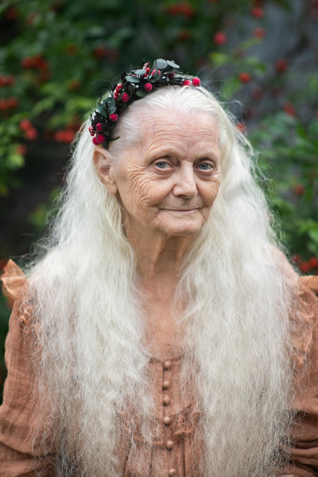 Christmas Flower Headband – Winter Berry Headband, Red Berries & Floral Hair Accessory, Handmade Holiday Hairpiece – handmade floral hair accessory by magaela