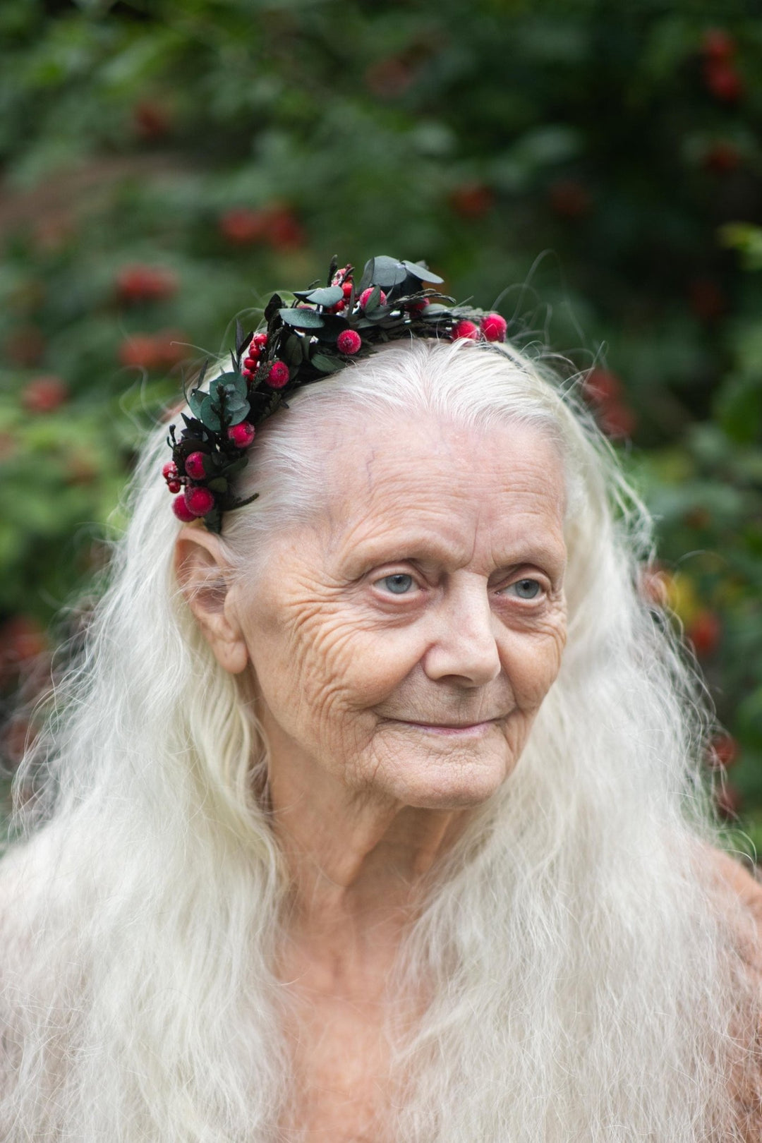 Christmas Flower Headband – Winter Berry Headband, Red Berries & Floral Hair Accessory, Handmade Holiday Hairpiece – handmade floral hair accessory by magaela