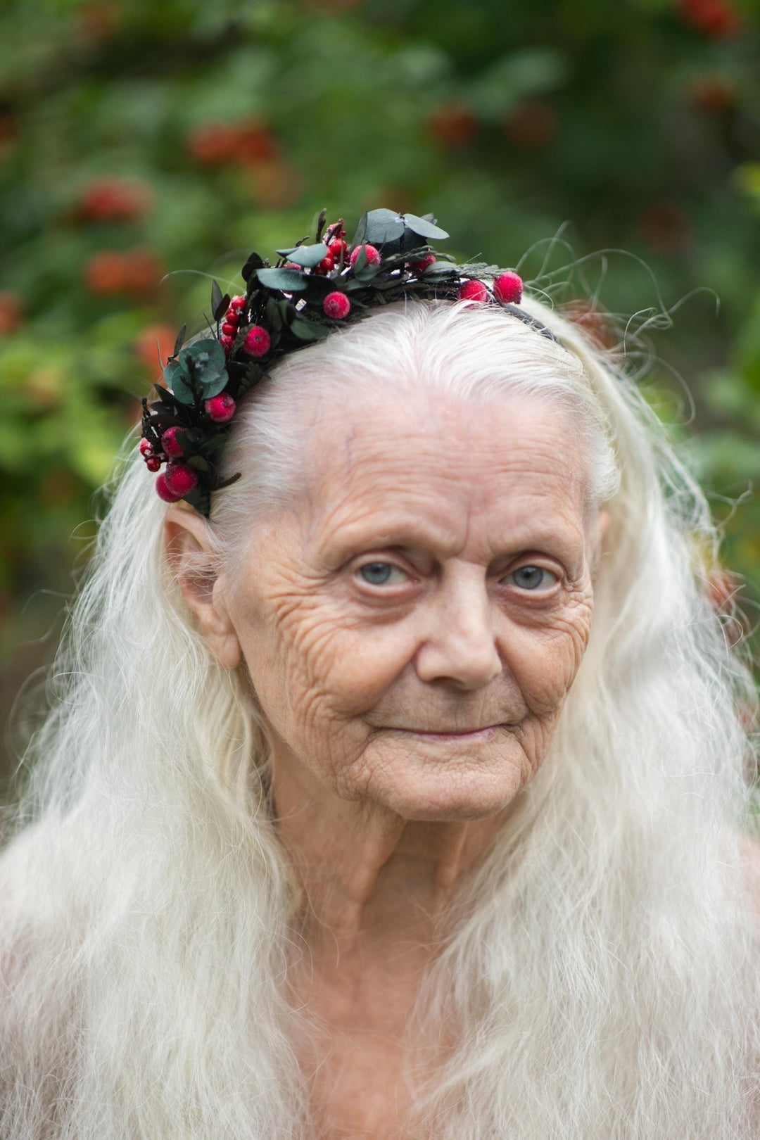 Christmas Flower Headband – Winter Berry Headband, Red Berries & Floral Hair Accessory, Handmade Holiday Hairpiece – handmade floral hair accessory by magaela