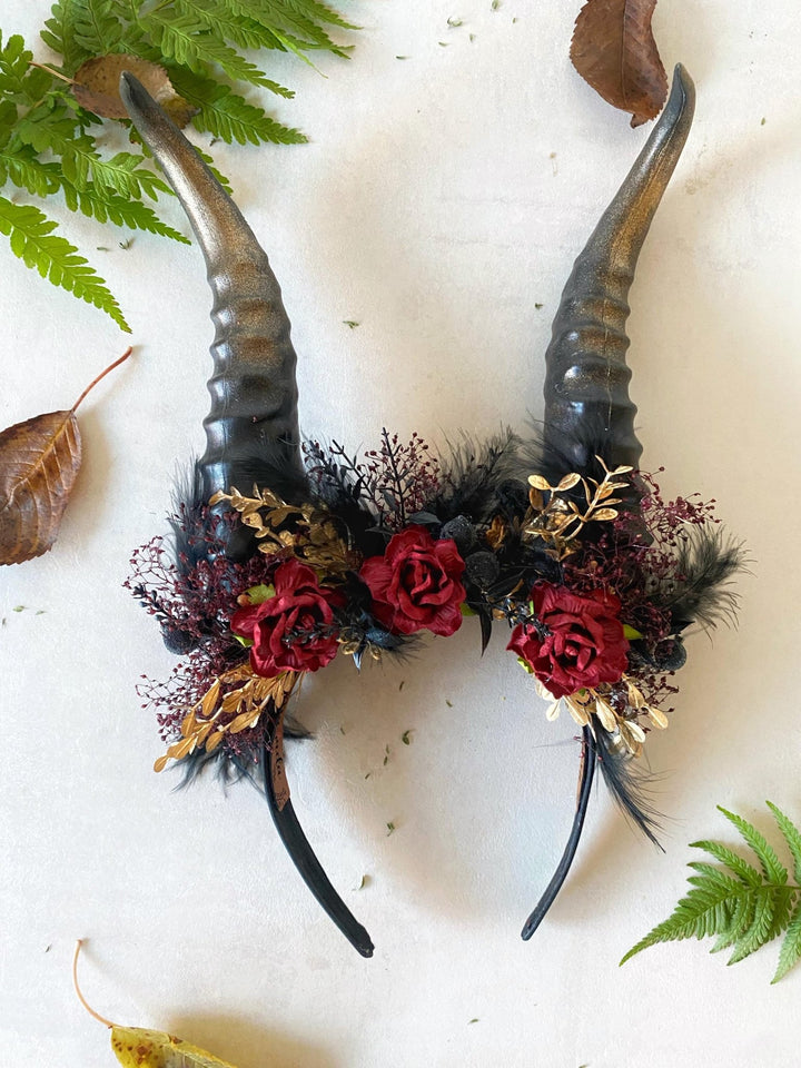 Black Horns Flower Crown: Gothic Wedding Headpiece, Pagan Fest – handmade floral hair accessory by magaela