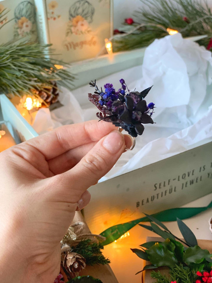 Handmade gift box "Forest witch" - gothic set of headpiece, circle earrings and ring – handmade floral hair accessory by magaela