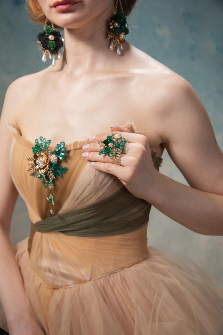 Emerald Green & Gold Flower Brooch – Glam Wedding Jewelry • Luxury Floral Pin – handmade floral hair accessory by magaela