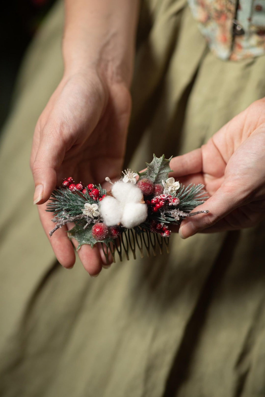 Winter Wedding Hair Comb – Christmas Cotton Flower & Red Berry Hairpiece – handmade floral hair accessory by magaela