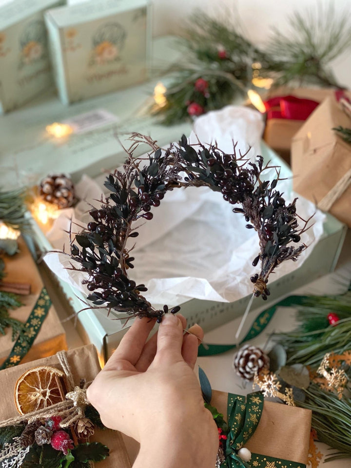 Handmade gift box "Forest witch" - gothic set of headpiece, circle earrings and ring – handmade floral hair accessory by magaela