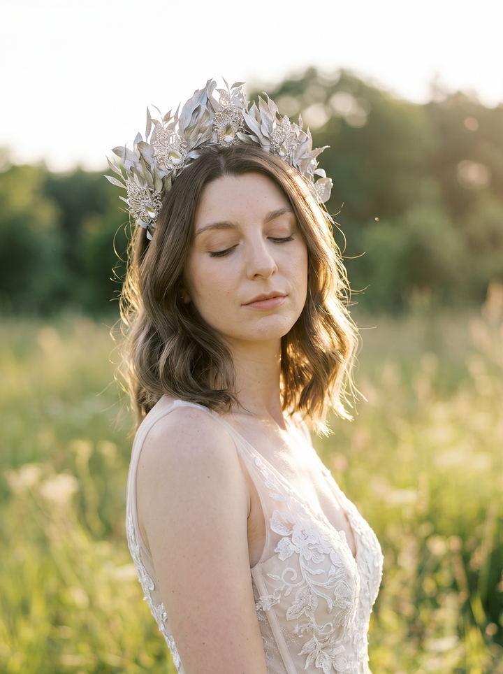Strieborná listová svadobná korunka: Elegantná svadobná vlasová tiara