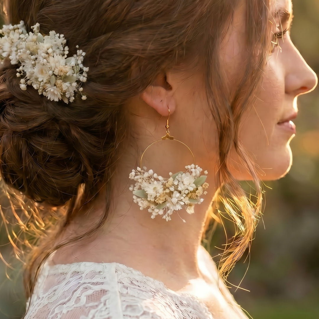 Floral Hoop Earrings 6 cm – Ixodia & Gypsophila Dried Flower Earrings – handmade floral hair accessory by magaela