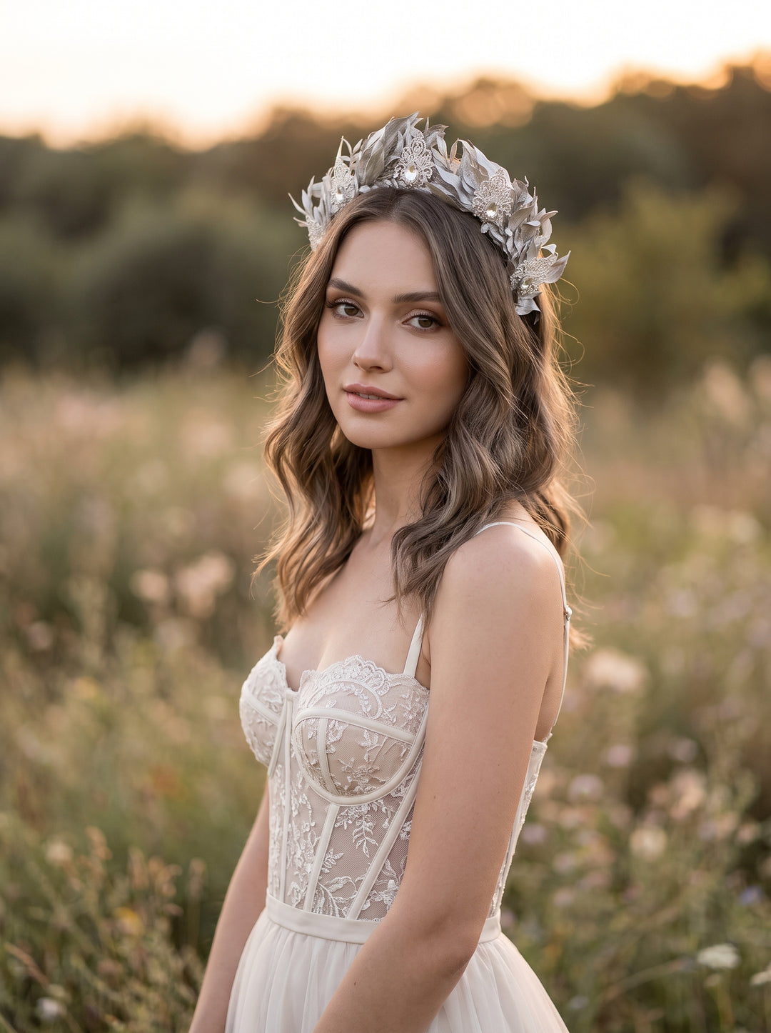 Strieborná listová svadobná korunka: Elegantná svadobná vlasová tiara