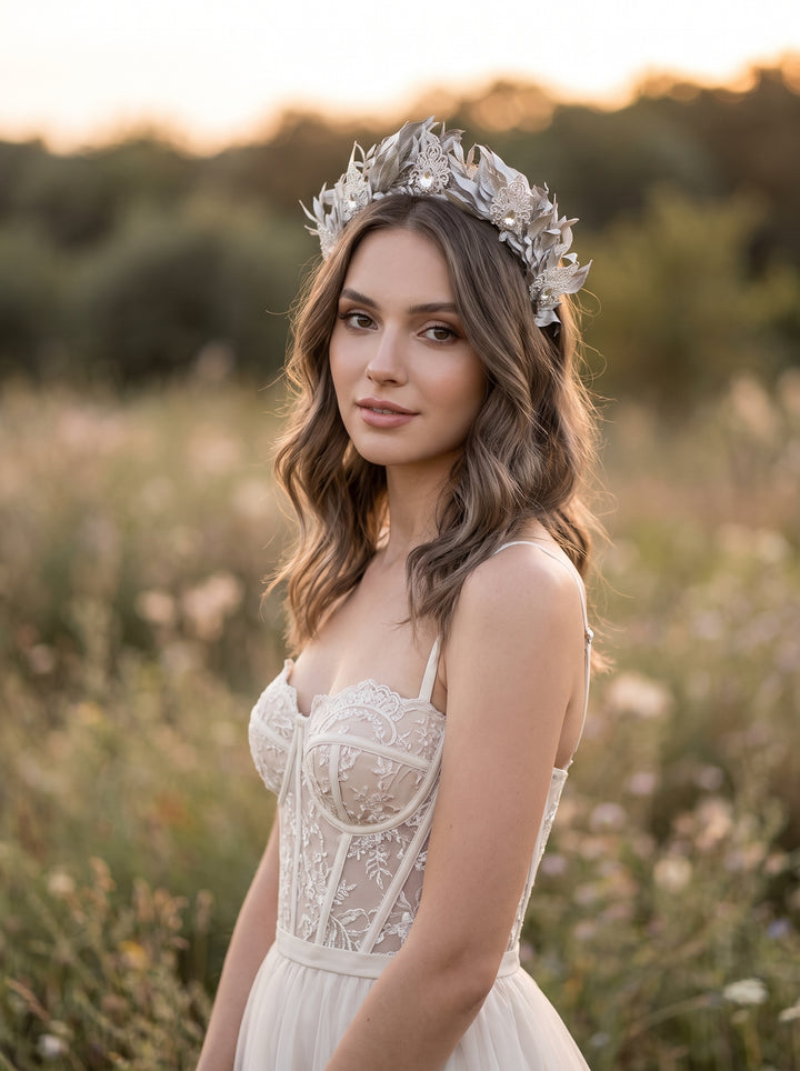 Strieborná listová svadobná korunka: Elegantná svadobná vlasová tiara