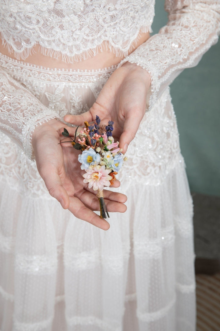 Lavender Wedding Boutonniere: Meadowy Groom Buttonhole – handmade floral hair accessory by magaela