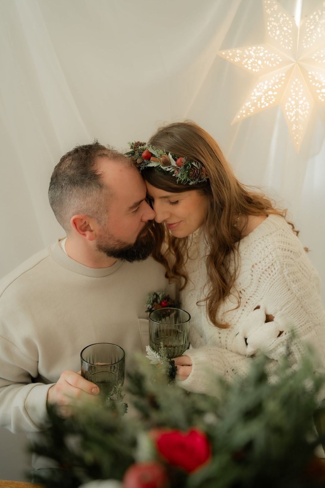 Woodladn Christmas Headband with red apples and cinnamon: Winter Floral Hair Accessory – handmade floral hair accessory by magaela