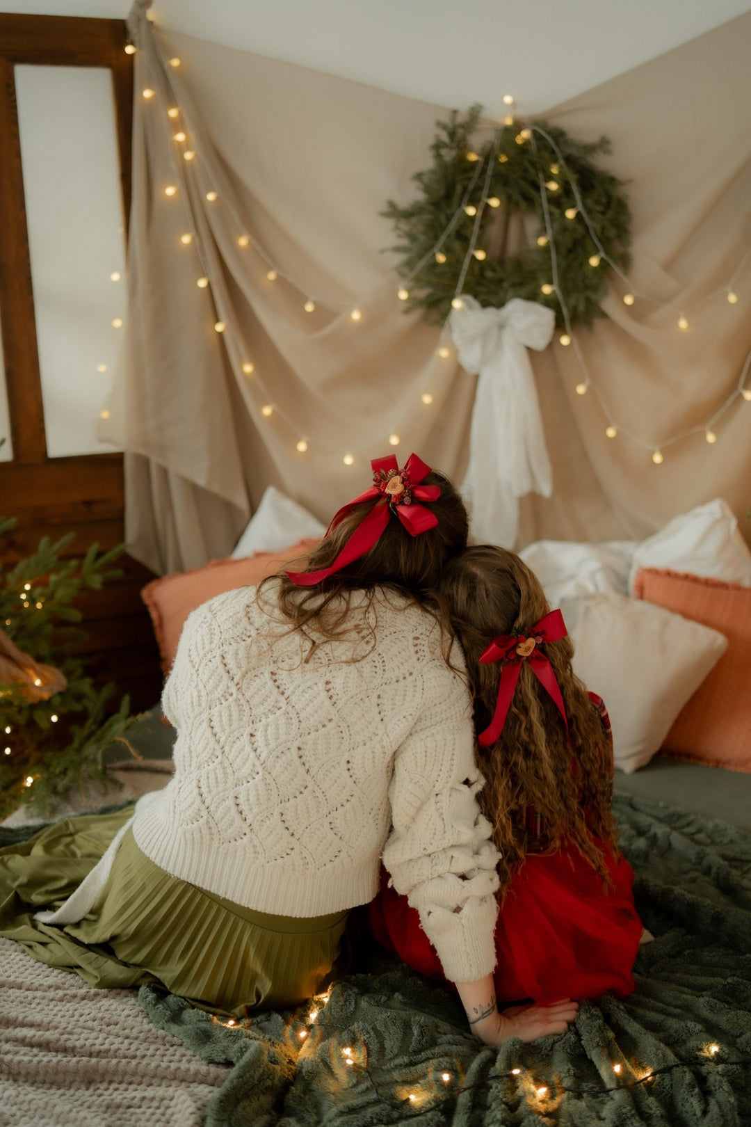 Christmas red hair bow with gingebread heart: matching set for mom and daughter – handmade floral hair accessory by magaela