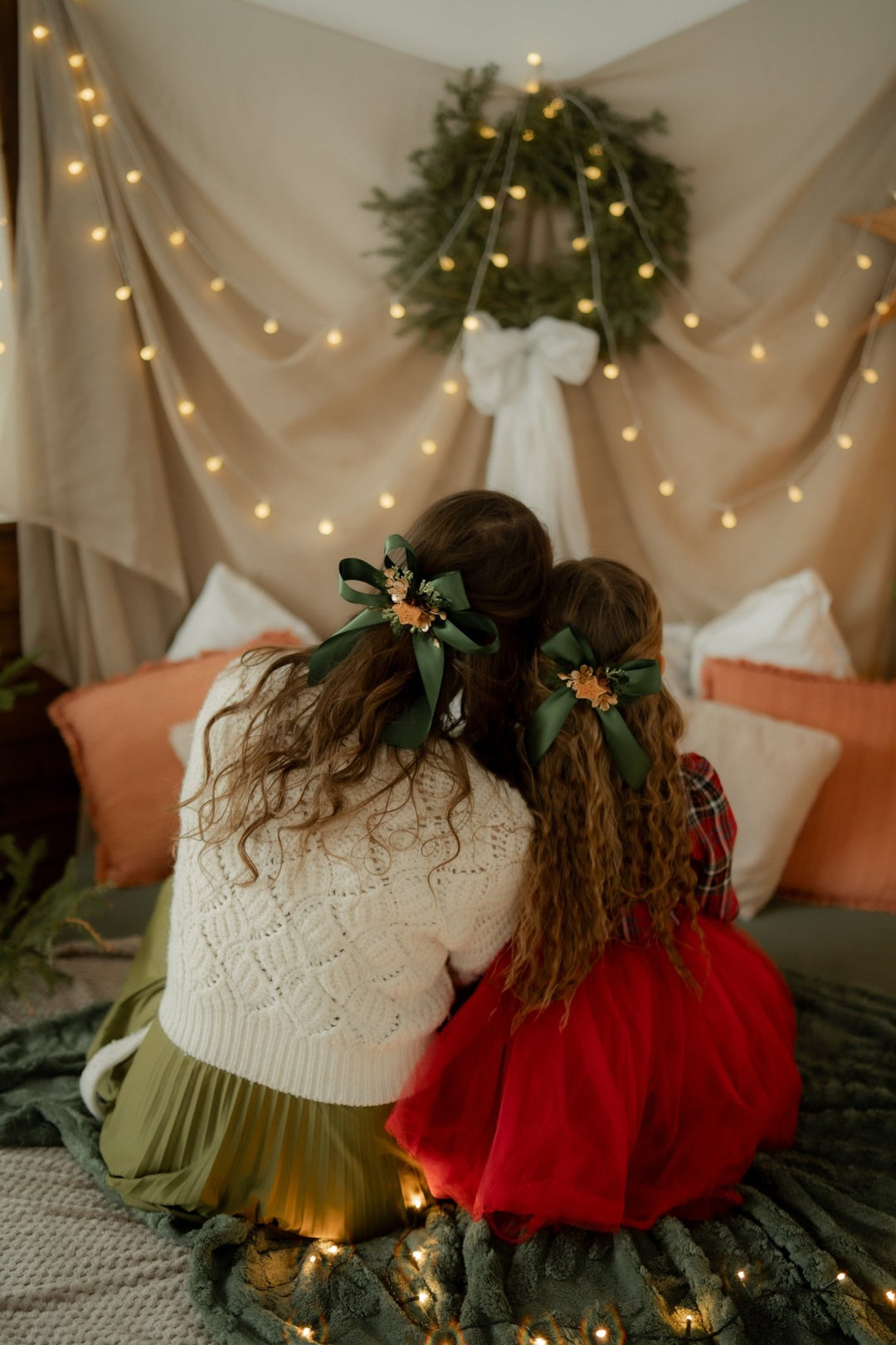 Christmas green hair bow with gingebread star: matching set for mom and daughter – handmade floral hair accessory by magaela