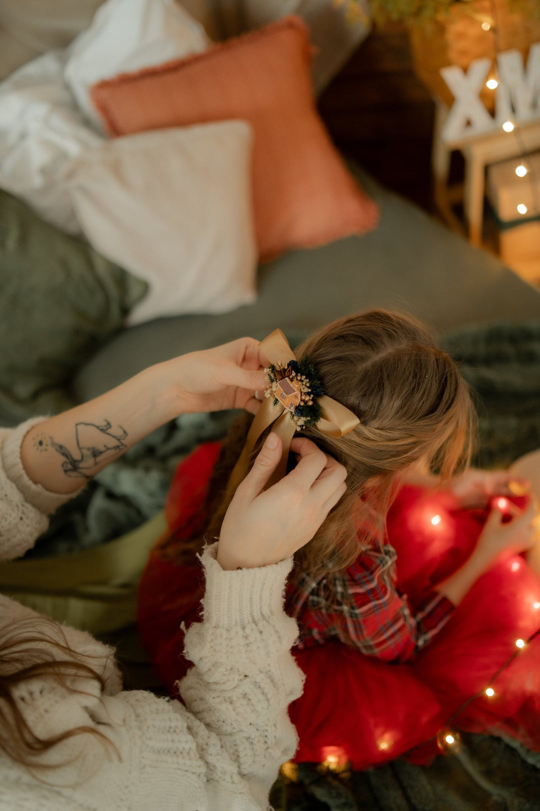 Christmas gold hair bow with gingebread house: matching set for mom and daughter – handmade floral hair accessory by magaela