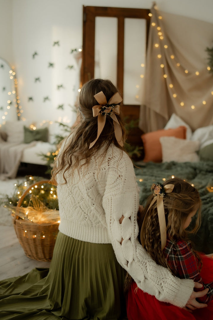 Christmas gold hair bow with gingebread house: matching set for mom and daughter – handmade floral hair accessory by magaela