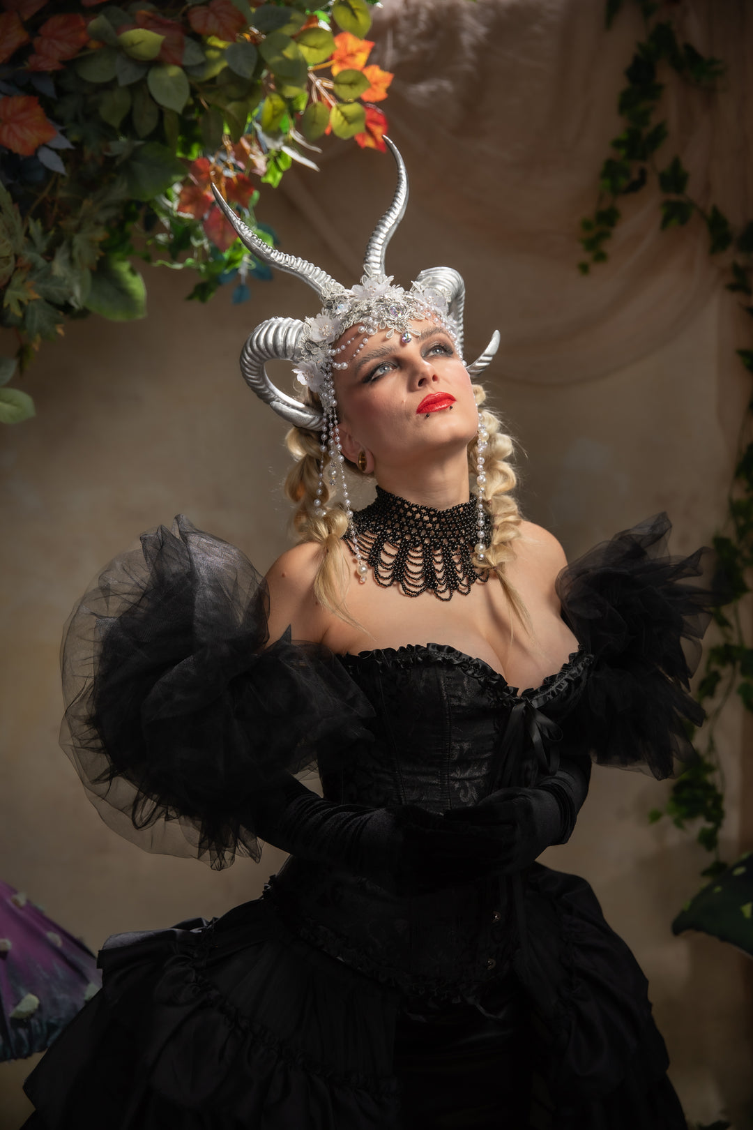 Glam silver horns crown: magical accesory for fantasy ball