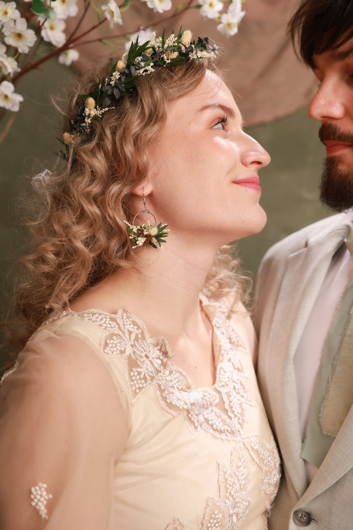Greenery Bridal Flower Crown – Vintage Botanical Wedding Headpiece – handmade floral hair accessory by magaela