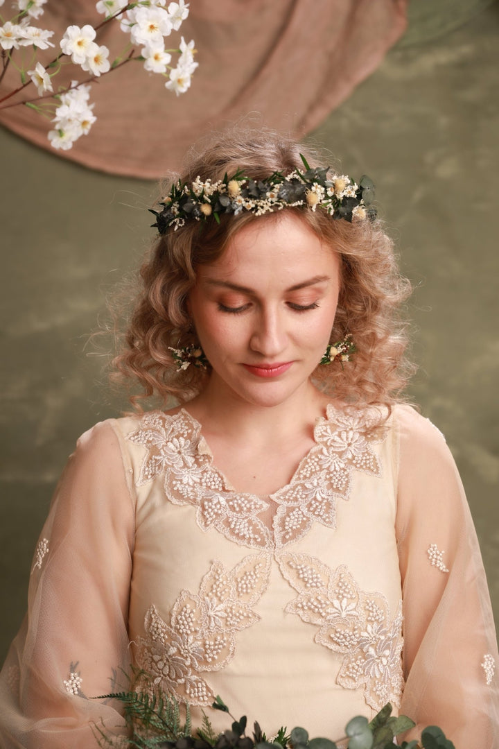 Greenery Bridal Flower Crown – Vintage Botanical Wedding Headpiece – handmade floral hair accessory by magaela