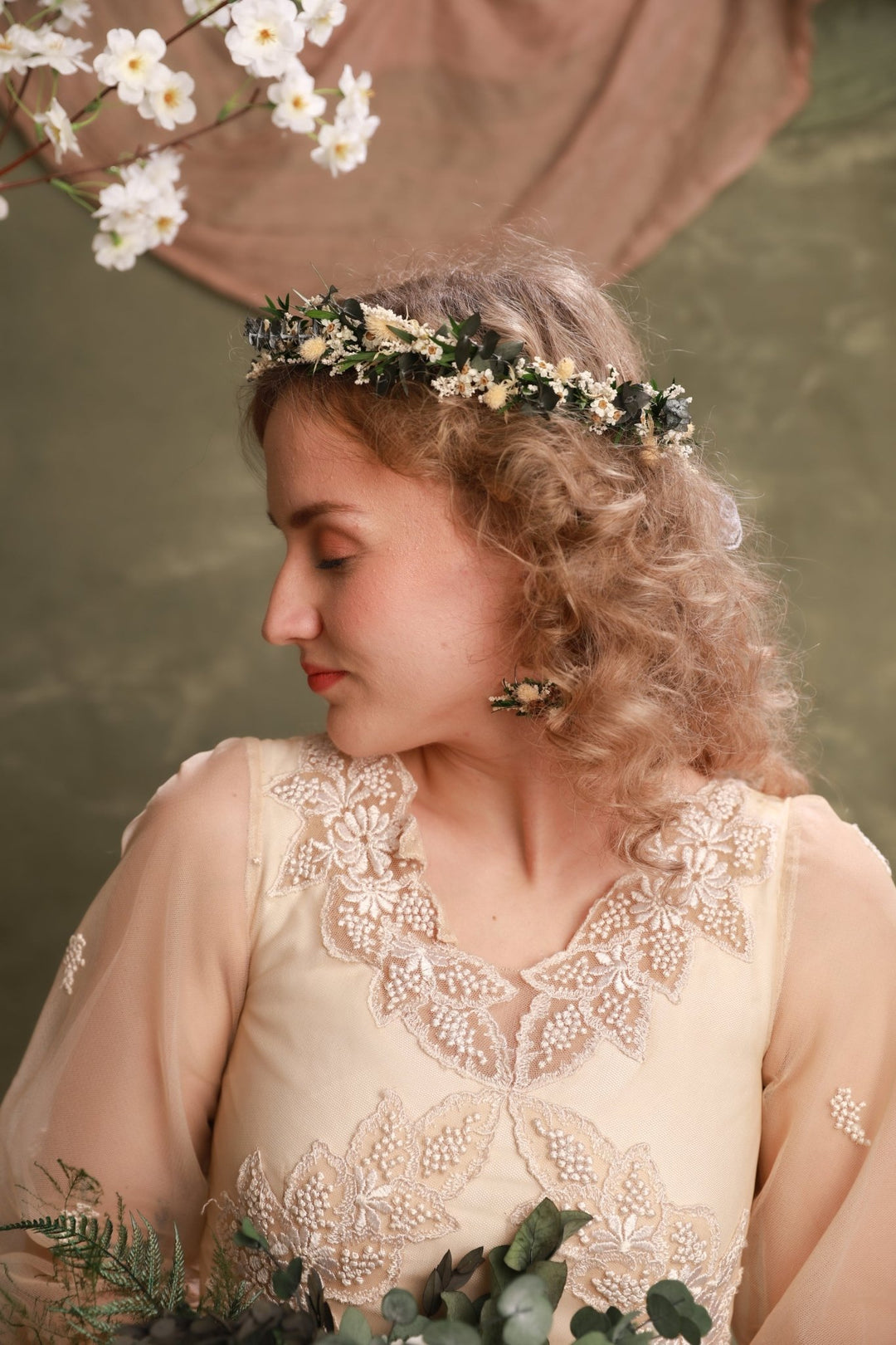 Greenery Bridal Flower Crown – Vintage Botanical Wedding Headpiece – handmade floral hair accessory by magaela