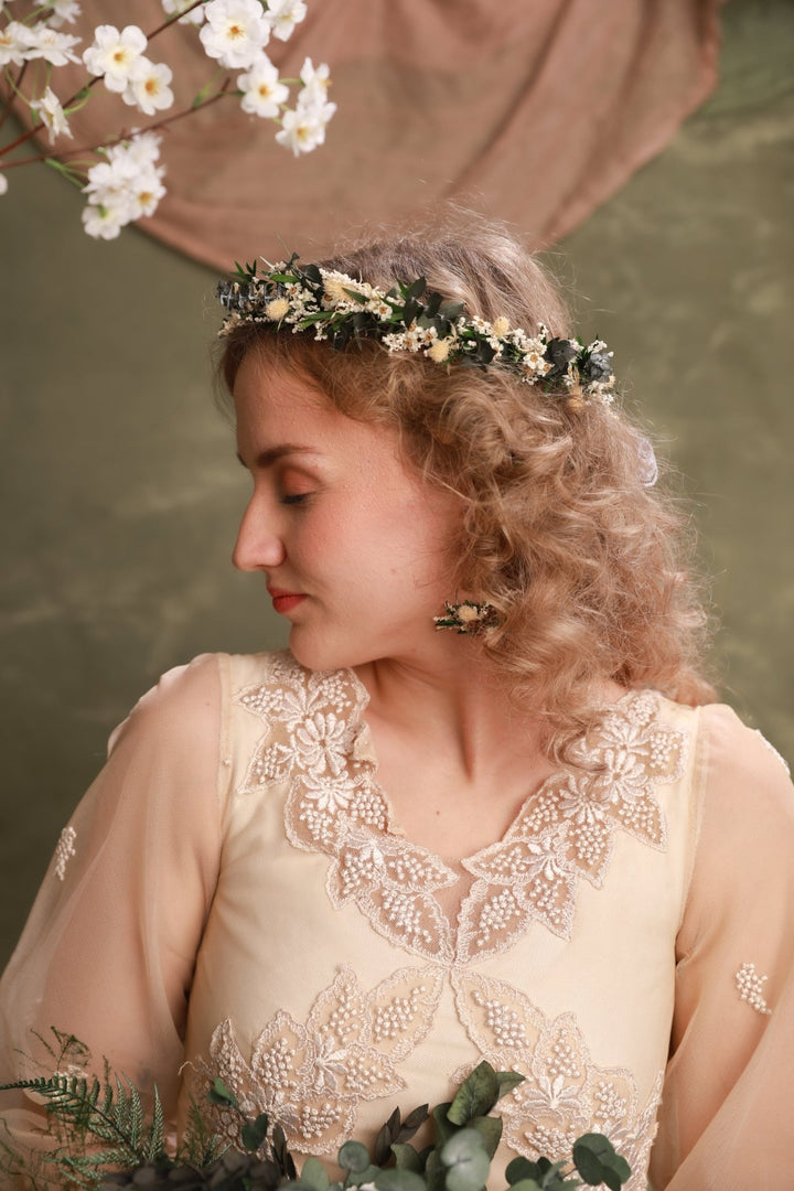 Greenery Bridal Flower Crown – Vintage Botanical Wedding Headpiece – handmade floral hair accessory by magaela