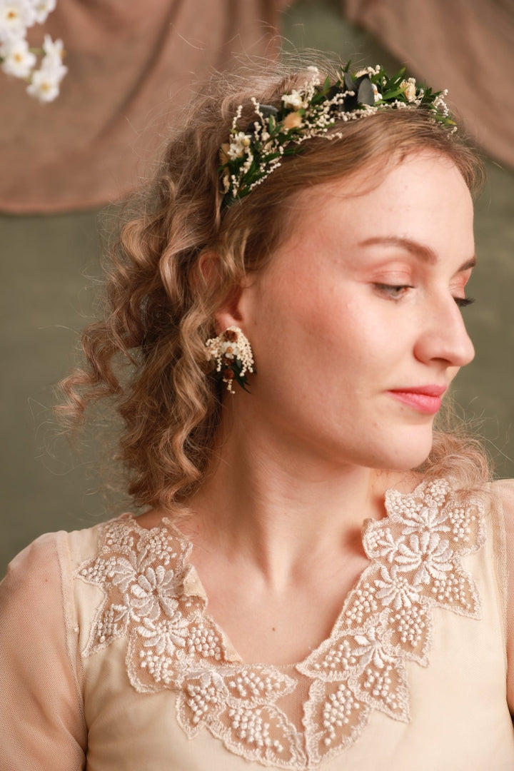 Greenery Floral Stud Earrings – Vintage Botanical Wedding Earrings – handmade floral hair accessory by magaela