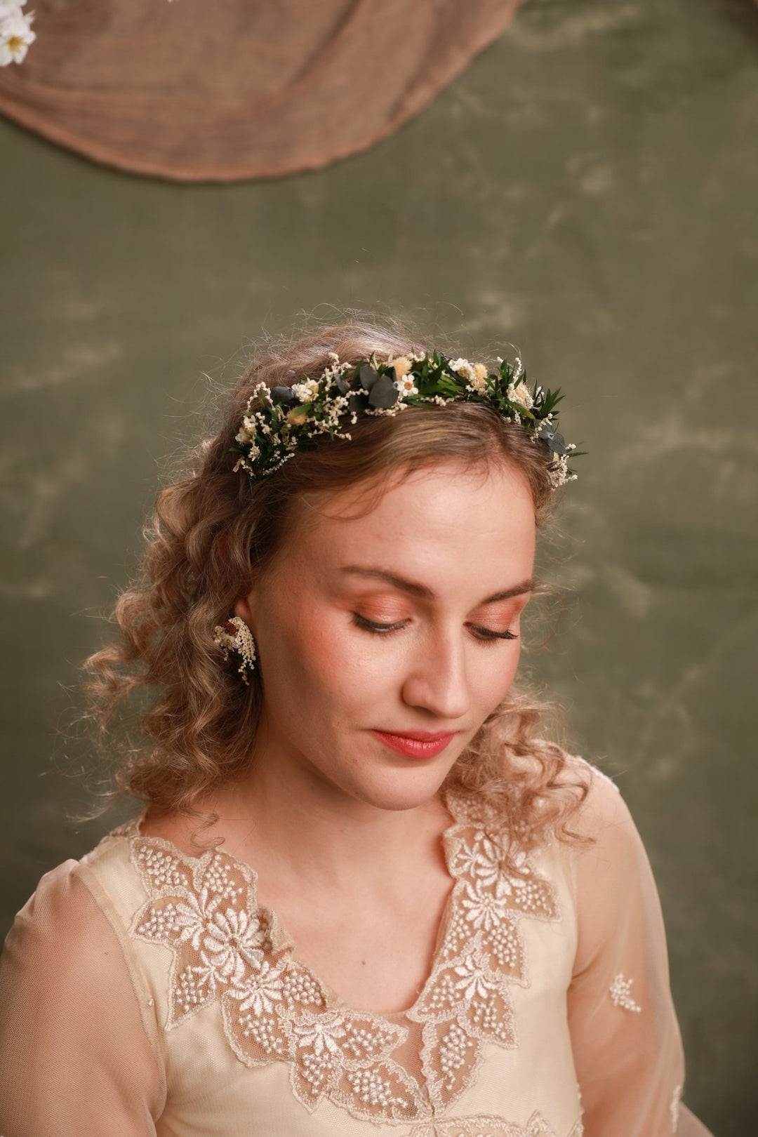 Greenery Floral Headband – Vintage Botanical Flower Headband – handmade floral hair accessory by magaela
