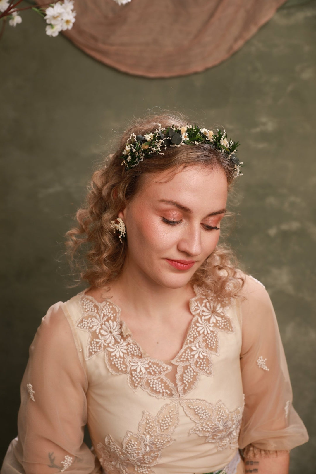 Greenery Floral Headband – Vintage Botanical Flower Headband – handmade floral hair accessory by magaela