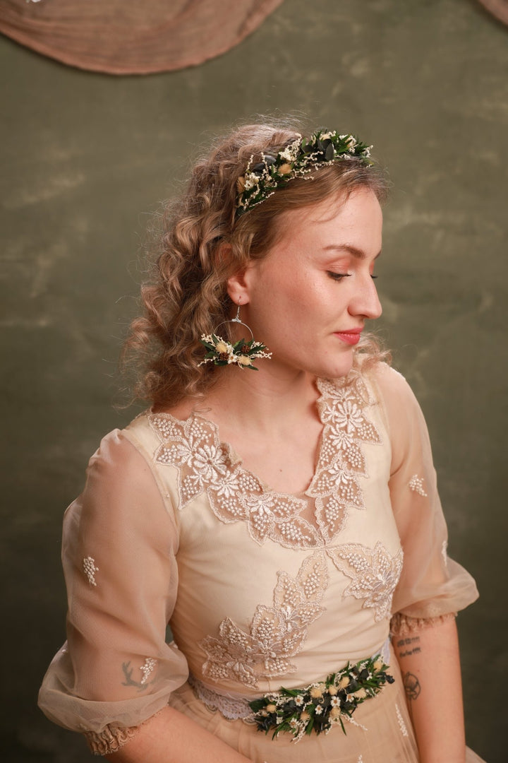 Greenery Floral Headband – Vintage Botanical Flower Headband – handmade floral hair accessory by magaela
