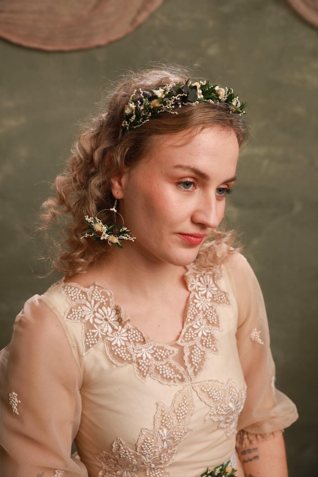Greenery Floral Headband – Vintage Botanical Flower Headband – handmade floral hair accessory by magaela